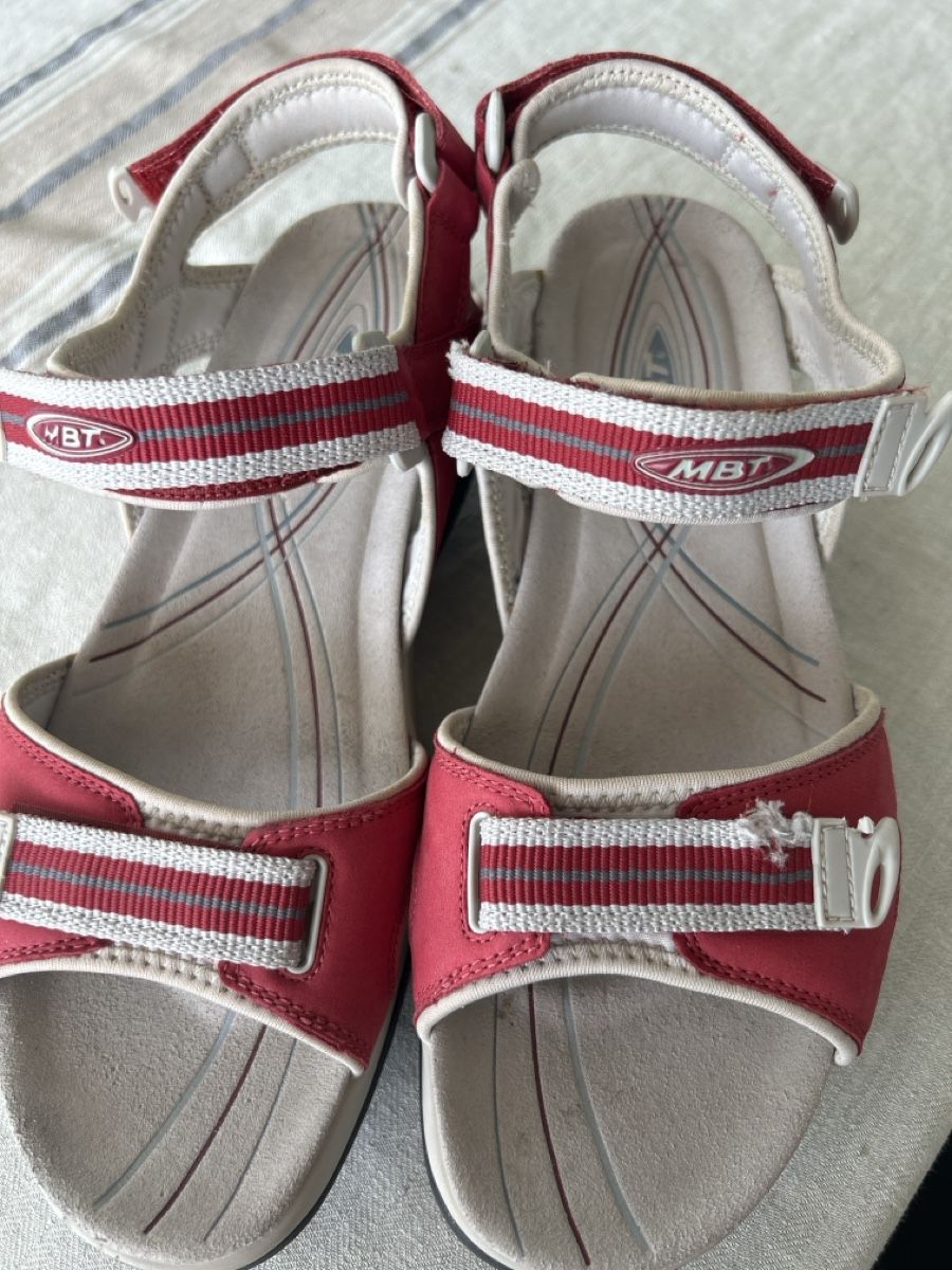 MBT Chaussures femmes: MBT sandale  – Défectueux à Erlinsbach par MM59 2