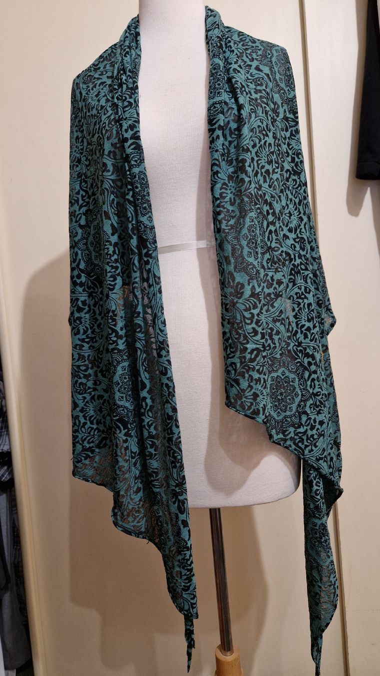 Foulard & Sciarpe: schwarz-grün gemusterter Schal – Usato da Oberengstringen venduto da Sheera7