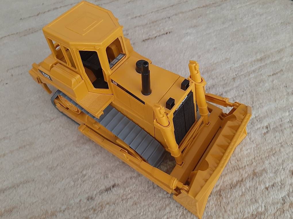 Giocattoli: BRUDER CAT Bulldozer, mit beweglichen Teilen – Usato da Basel venduto da Renato_hirzi 2