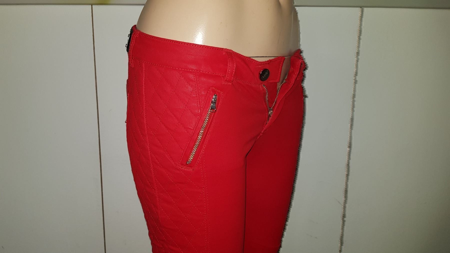Zara Jeans: Jeans ZARA  Taille/Grosse  34 CH – Gebraucht aus Cossonay-ville von Super-Price-Quality 4