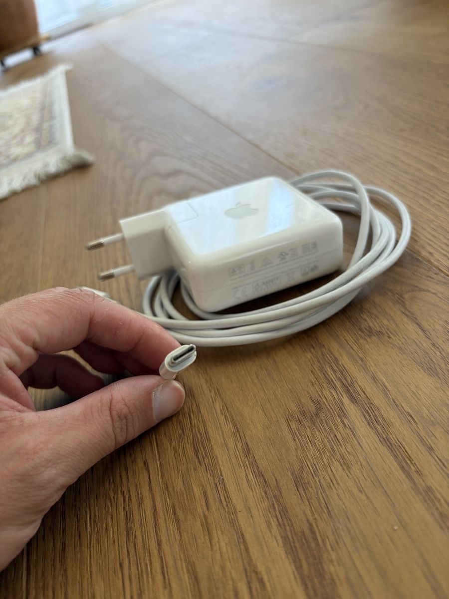 Apple Caricabatterie: Apple 67W USB-C Power Adapter guter Zustand – Usato da Thalwil venduto da Counterdude 5