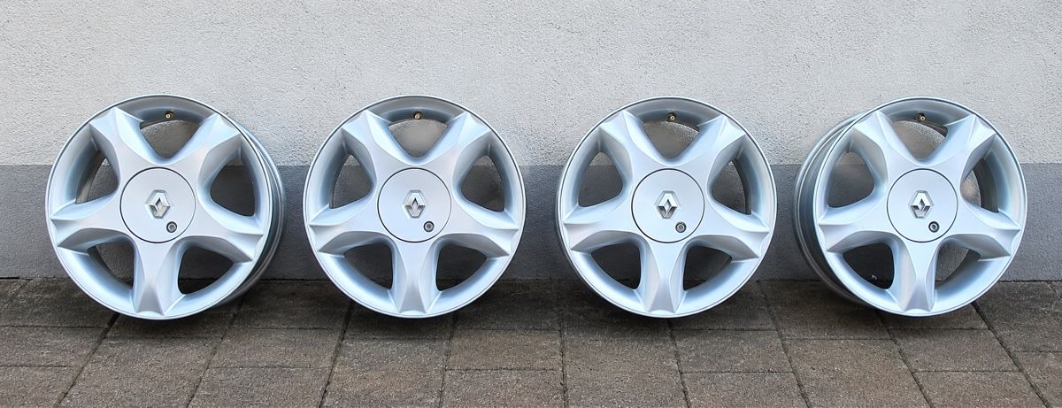 Renault Cerchioni: Renault 15 zoll Felgen – Usato da Oberburg venduto da srd_6tv7