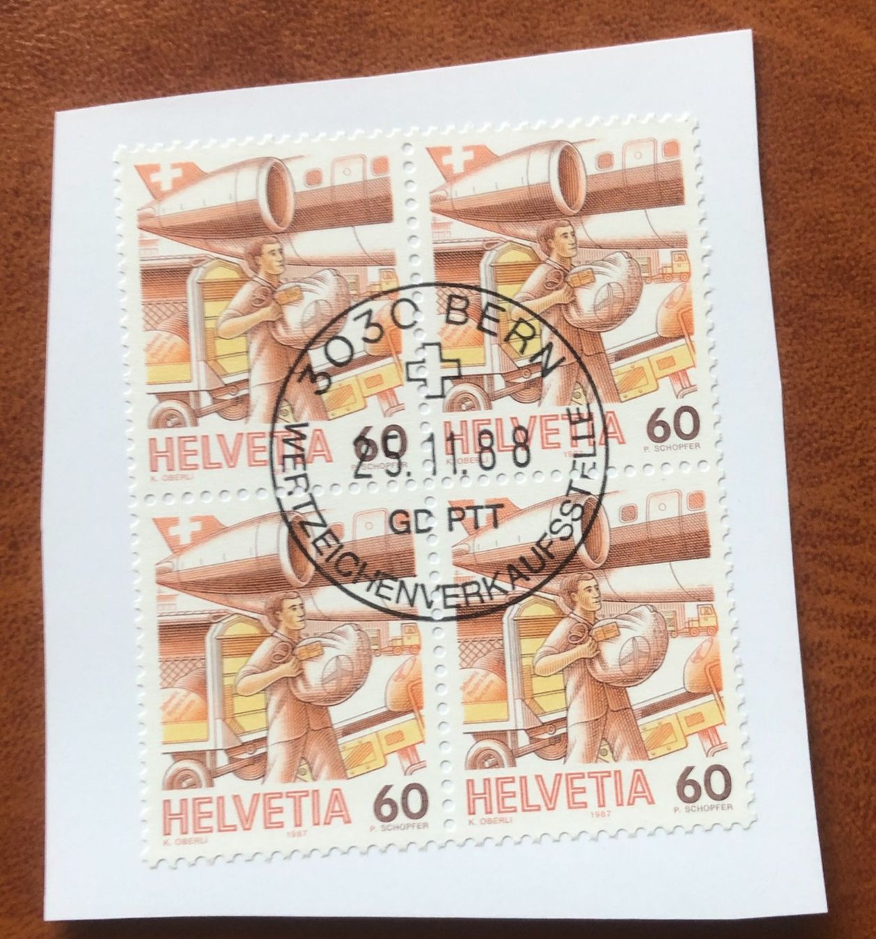 Tutti i francobolli: 4 er Block Nr.739 mit Papier Stempel Bern   – Usato da Aarau venduto da Billa007