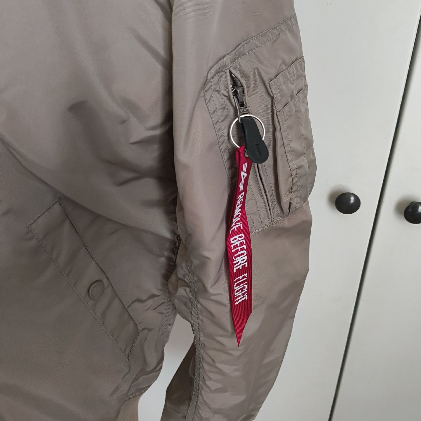 Alpha Industries Giacche: Alpha Industries Übergangsjacke mit Kapuze, Grösse L – Nuovo e nell'imballaggio originale da Uitikon Waldegg venduto da PJLS1 3