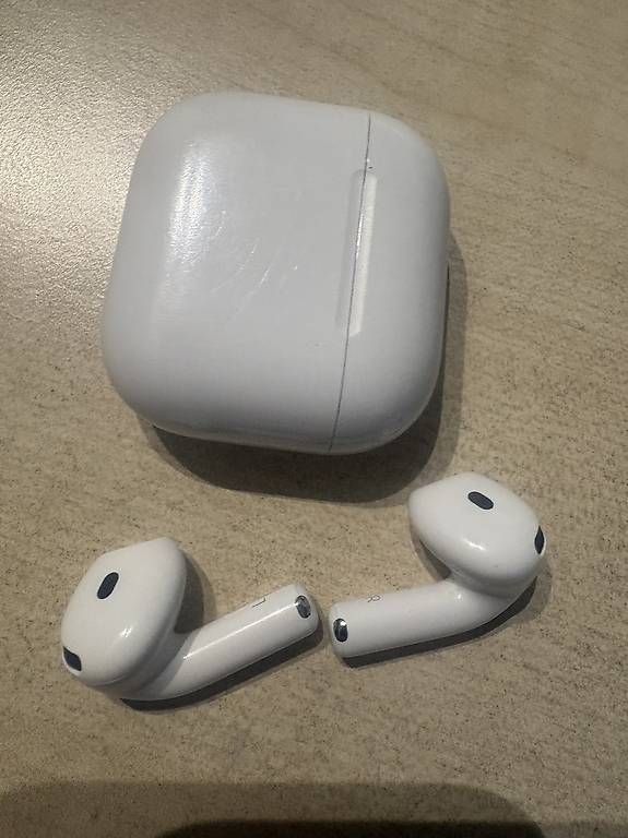 Cuffie:  "Apple AirPods 4 ANC", – Usato da RAVOIRE venduto da jo27 1