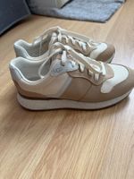 UGG Retrainer Sneakers – Size 37 –