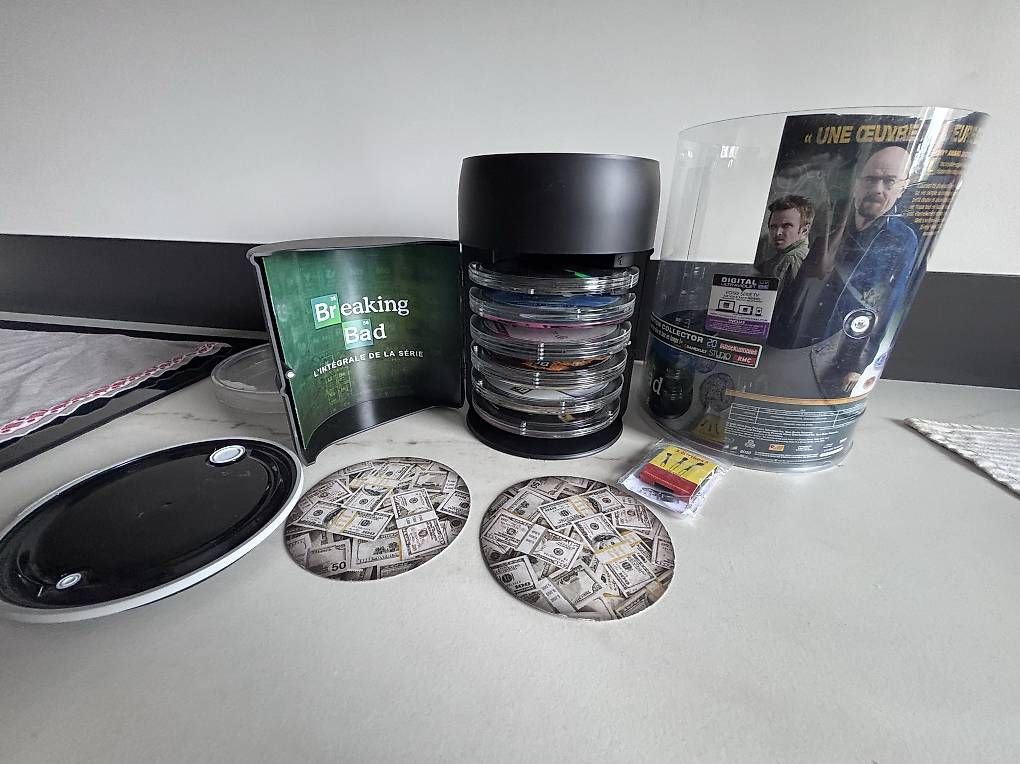 Tutti i DVDs: À vendre Baril Breaking Bad - 16 Blu-ray – Usato da Aire-la-Ville venduto da Steve72 2