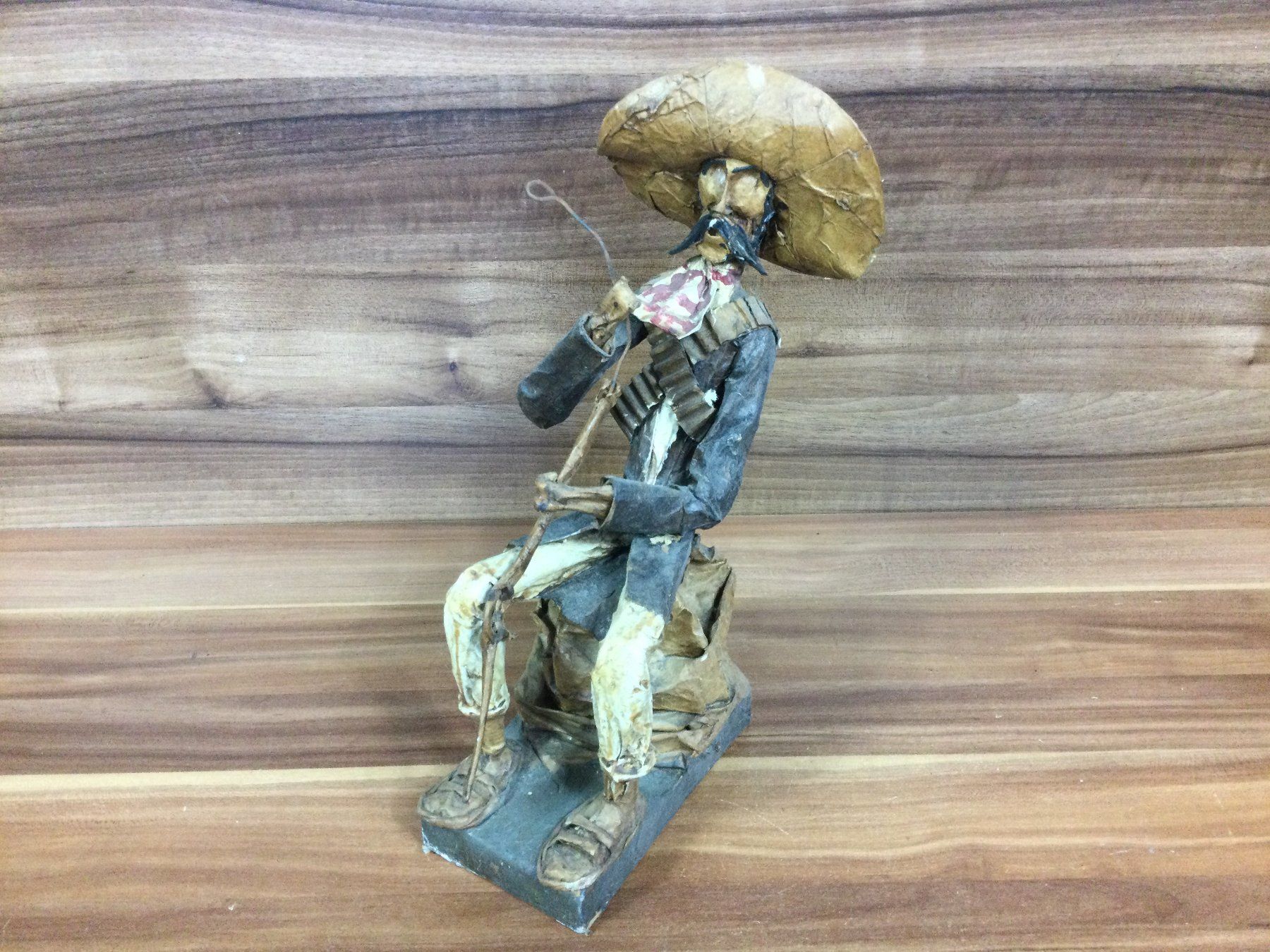 Statuette: Alte Pappmache Figur mit Gewehr Mexico – Usato da Wangen SZ venduto da kuriosum12
