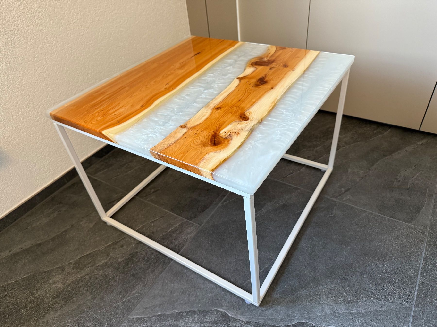Tische: Deko Epoxydharz Couchtisch – Neu und originalverpackt aus amriswil von danihgt
