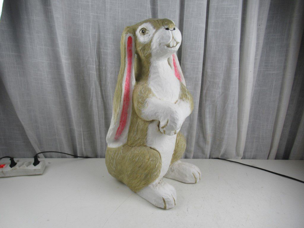 Alle Dekorationen: Osterhase Deko Ostern Pappmache Figur – Gebraucht aus Flums von