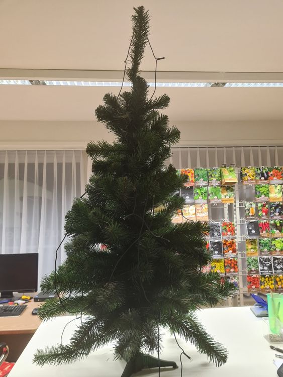 Künstlicher Christbaum mit LEDLichterkette Kaufen auf Ricardo