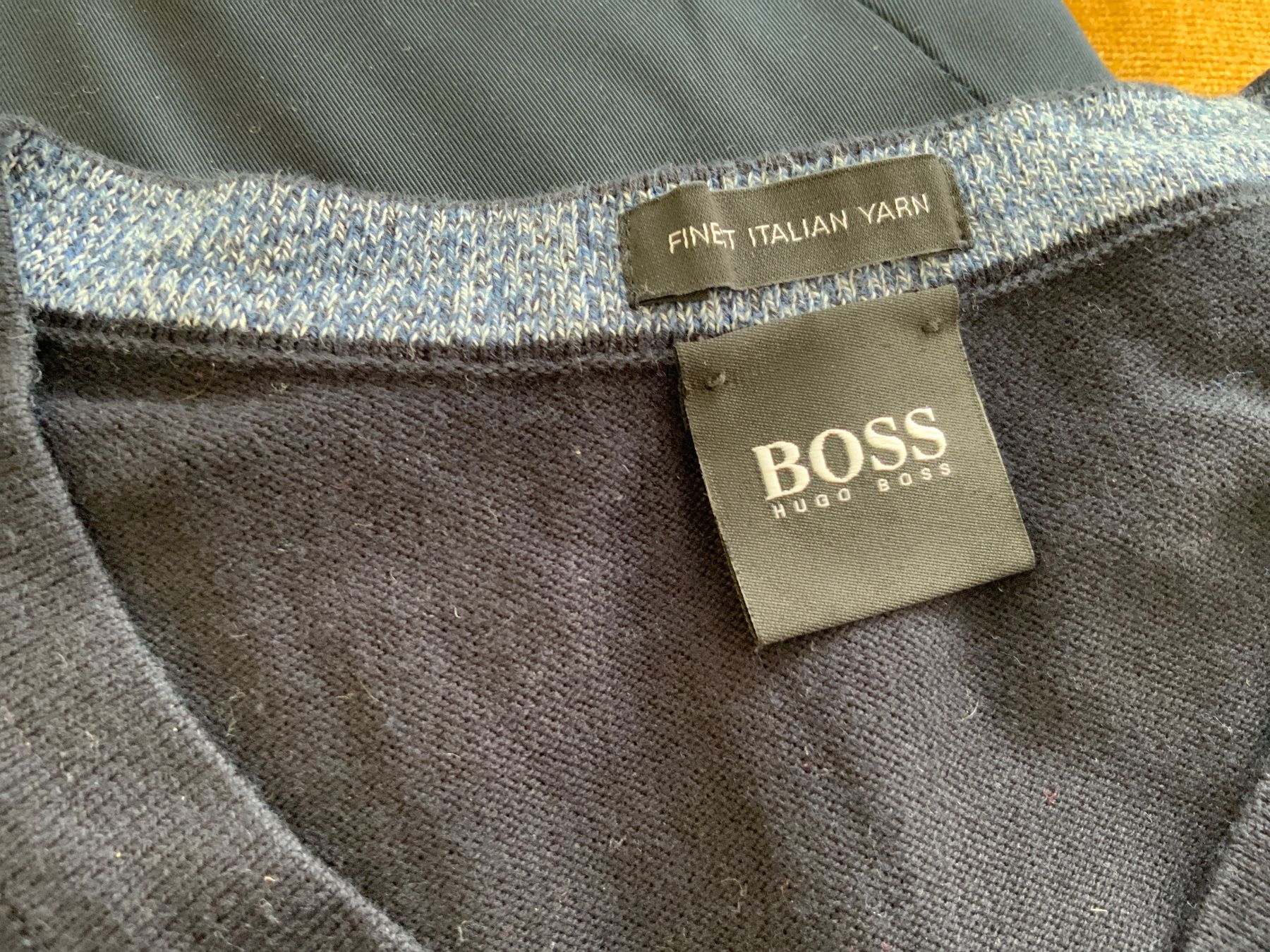 Pullover & Sweatshirts: Boss herren pulli gr s – Gebraucht aus Langnau am Albis von Judithsebi