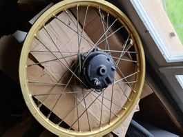 Goldenes Yamaha Hinterrad 16 Zoll mit Trommelbremse