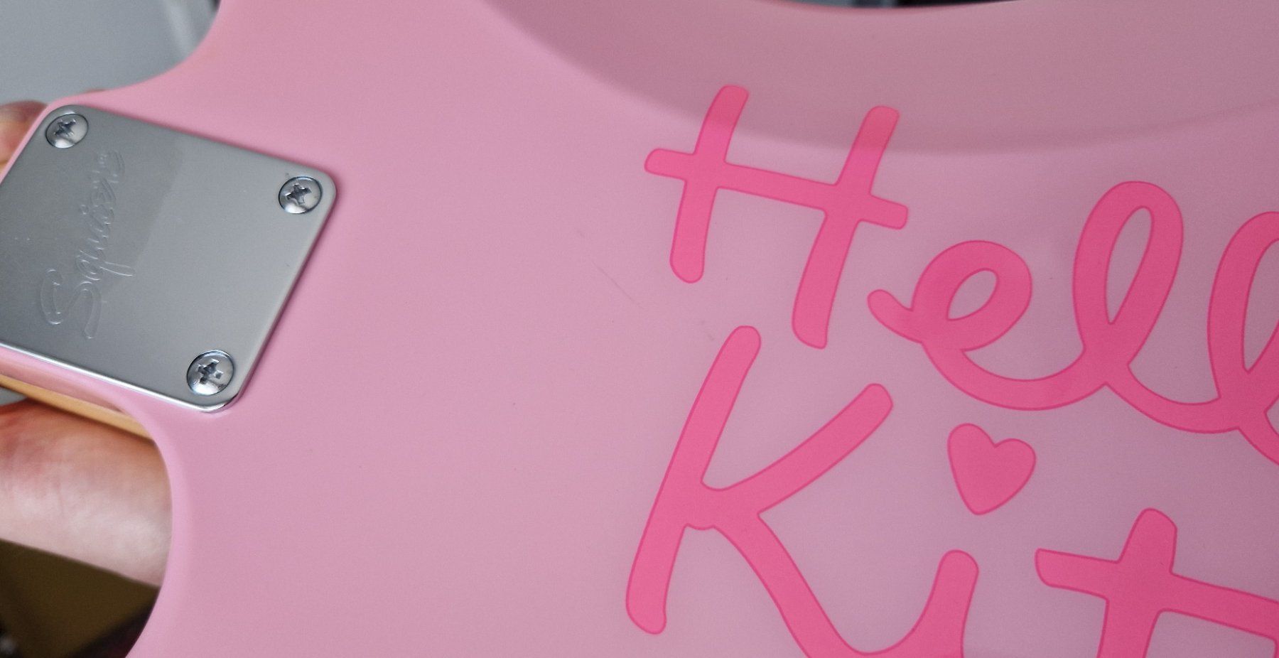 Squier Musikinstrumente: Squier Hello Kitty Stratocaster (1. Generation) – Gebraucht aus Olten von gopm 6