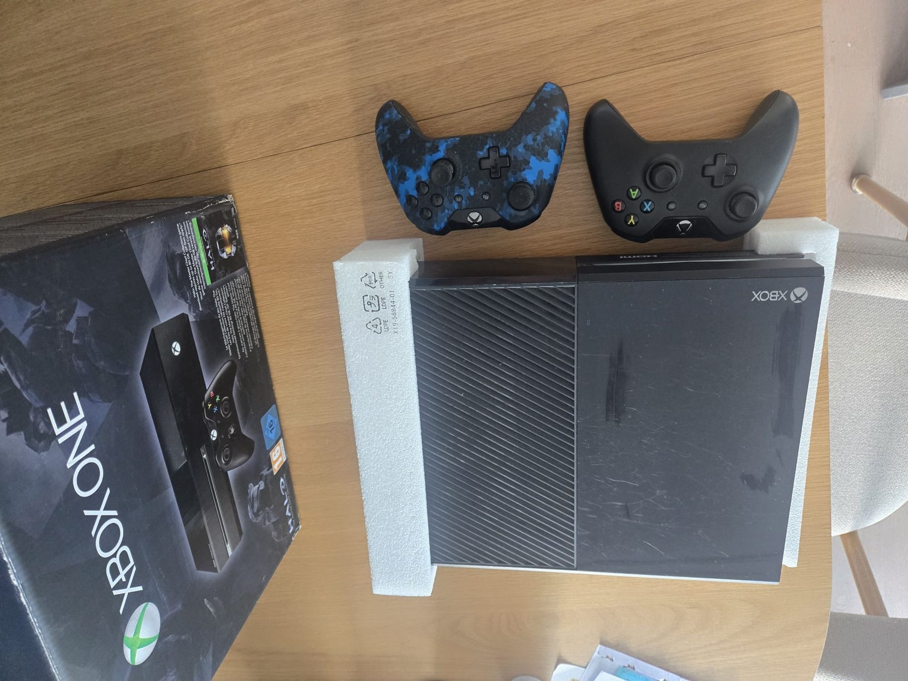 Console: Xbox One Konsole mit 2 Controllern & Originalverpackung – Usato da Toffen venduto da WallyCard123 1