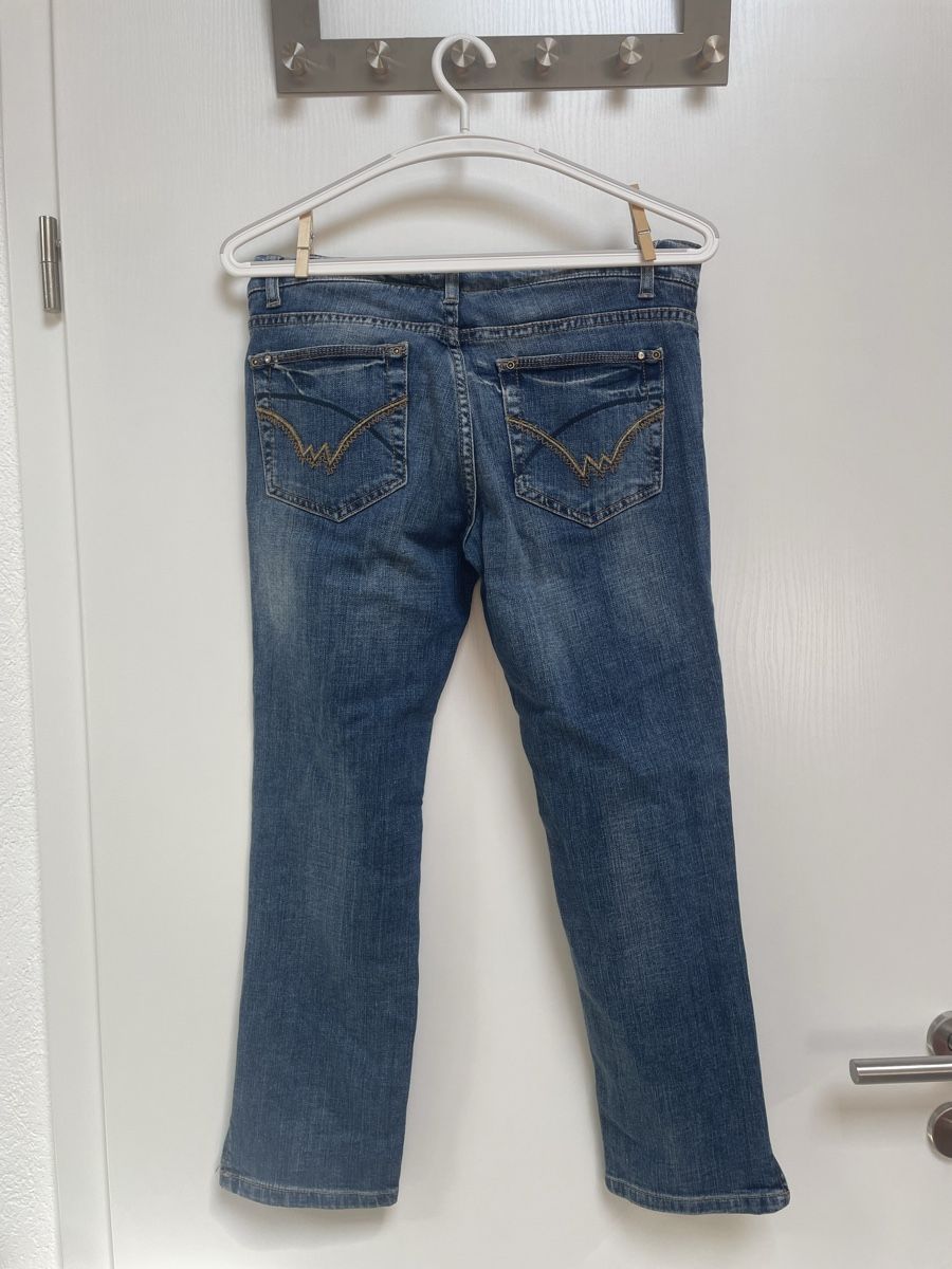 Jeans: Jean 7/8 bleu al coupe droite  – D'occasion à Corgémont par Leane.Z 1