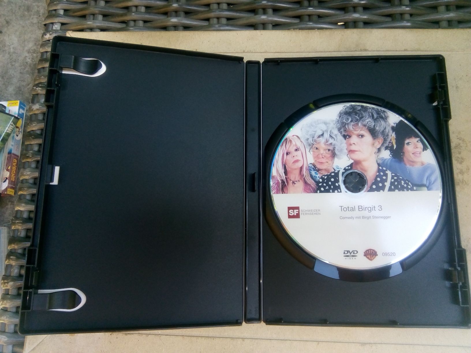 Tutti i DVDs: Total Birgit (3) Comedy mit Birgit Steinegger  (Mundart) DVD – Usato da St. Gallen venduto da elk2020 1