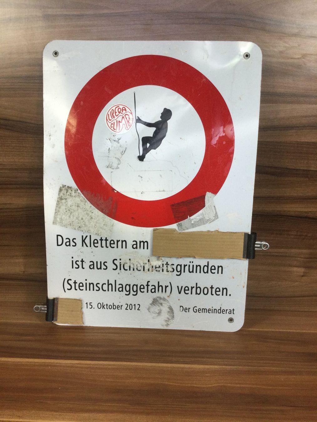 Insegne: Gebrauchtes Verbots Schild Klettern verboten – Usato da Wangen SZ venduto da kuriosum12