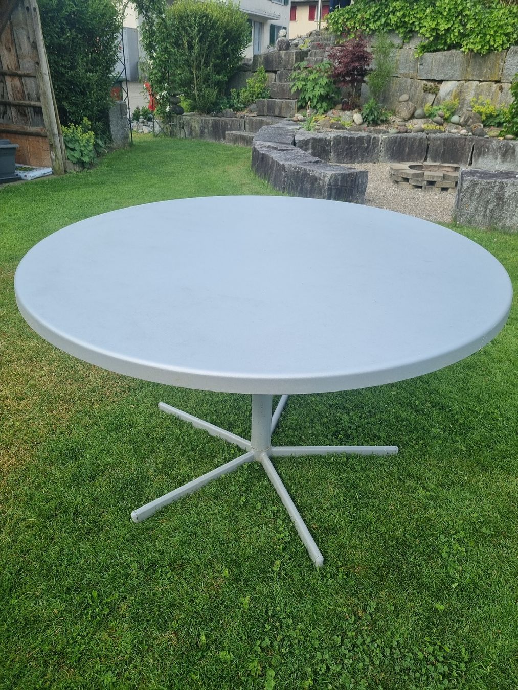 Tavoli: Gartentisch rund grau, 120cm – Usato da Eschenbach SG venduto da Ma69st