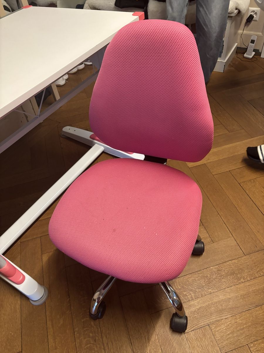Schreibtische: Schreibtisch Kind inkl. Stuhl – Gebraucht aus Interlaken von Tur 6