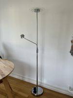 silberne Stehlampe 