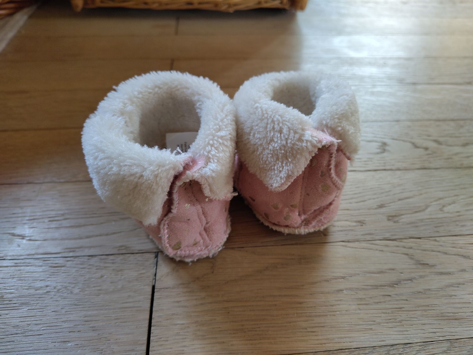 Scarpe per ragazzi: Flauschige Finkli Gr. 20/21 – Usato da St. Gallen venduto da Wysi 1
