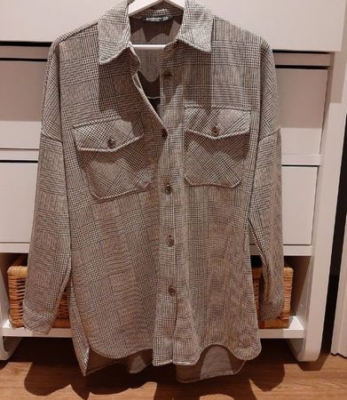 dünne Jacke von Stradivarius