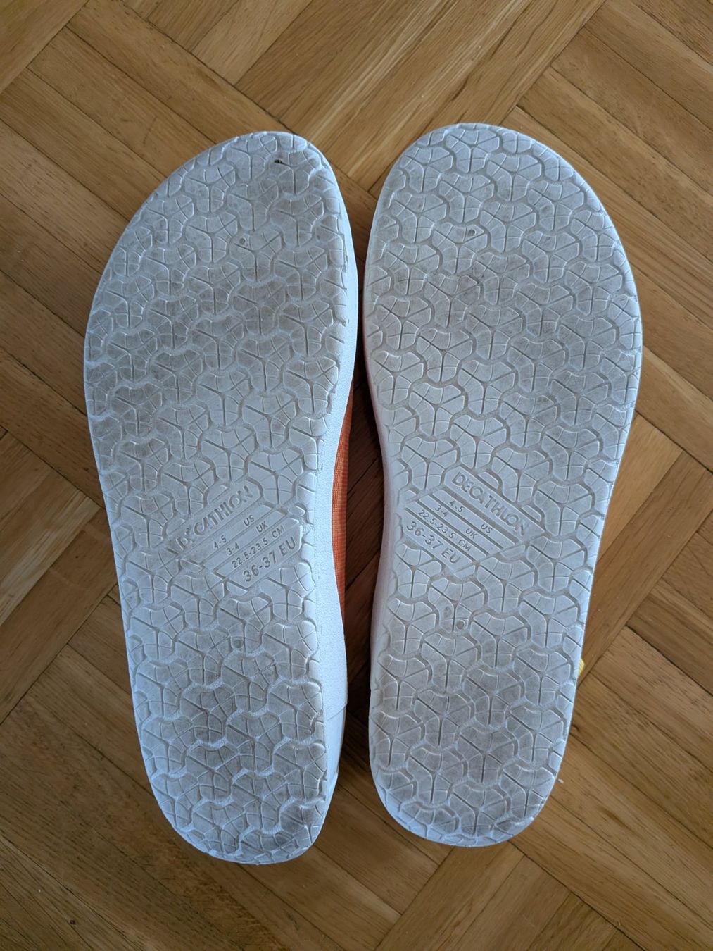 Decathlon Scarpe per ragazzi: Chaussures aquatiques Decathlon avec scratch taille 36/37 – Usato da Plan-les-Ouates venduto da vla_9sr9 1