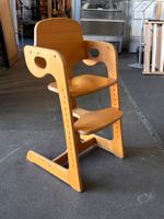 Hochstuhl aus Holz verstellbar gebrauchter Zustand