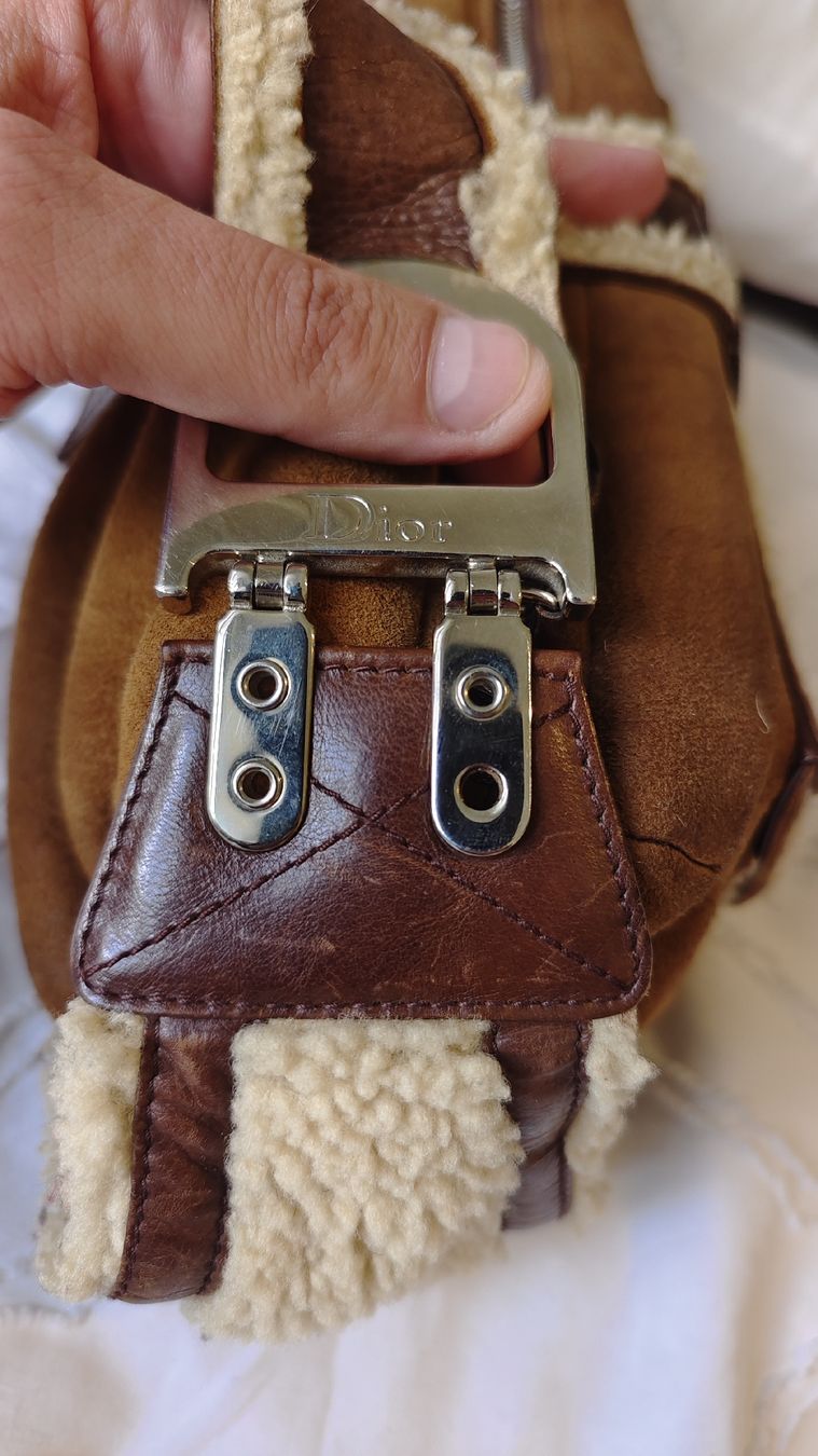 Dior Borse da donna: Christian Dior Saddle Shearling Flight Handbag Original 2005 – Usato da La Tour de Peilz venduto da Dejobokin 4
