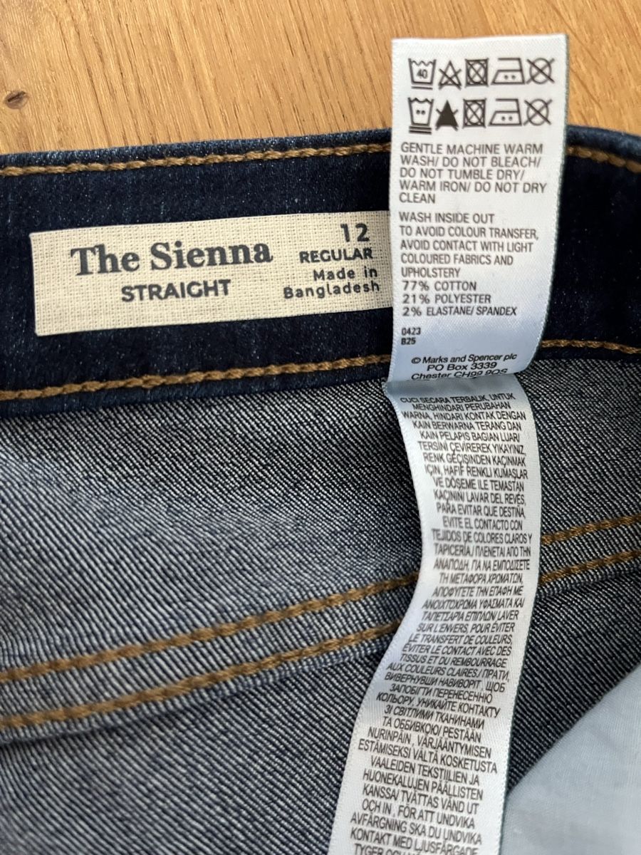 Jeans: M&S Sienna Straight Jeans W12 Regular – Gebraucht aus Windisch von bymarikaa 2