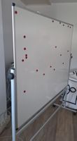 Whiteboard auf Rollstativ gross akzeptabler Zustand