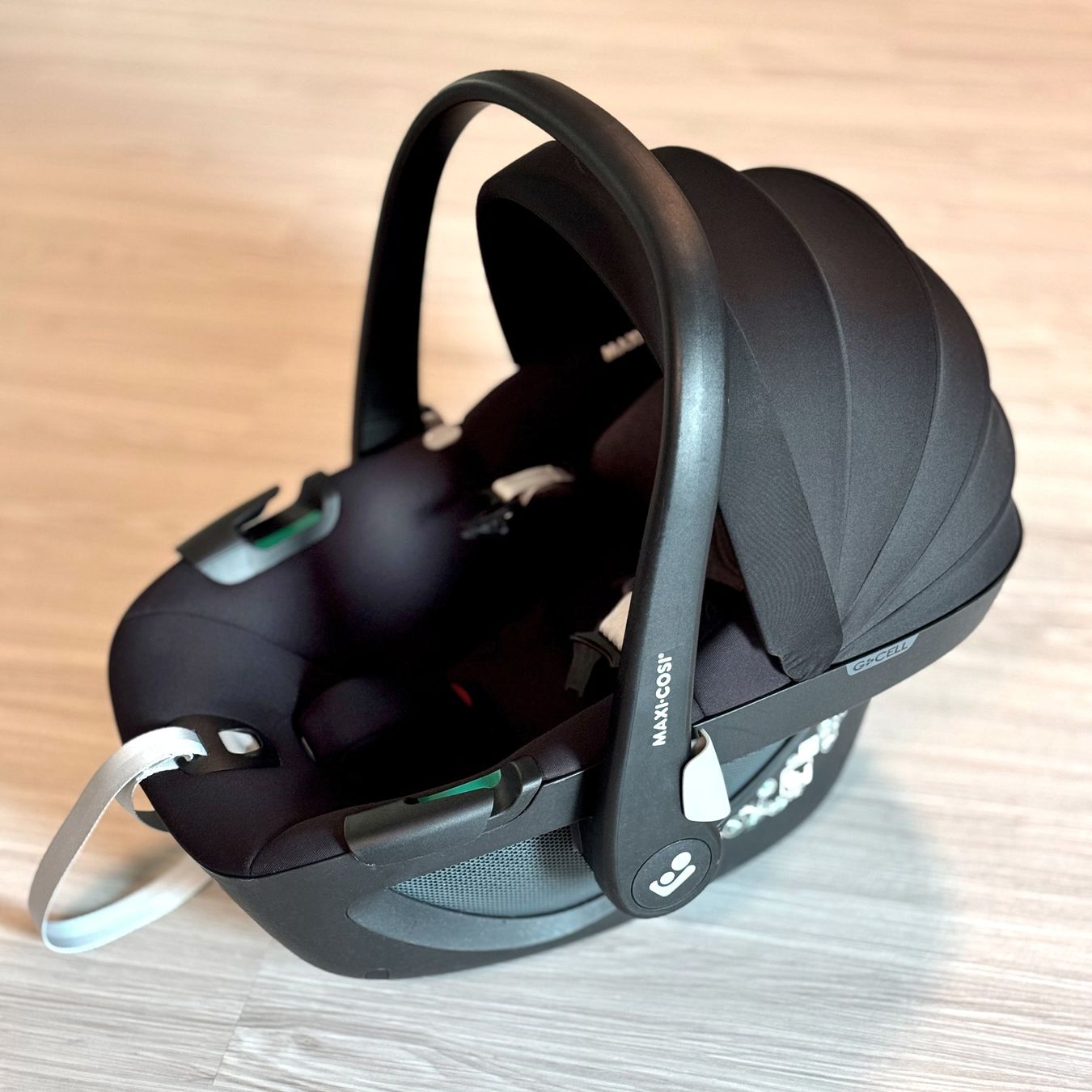 Maxi-Cosi Auto-Kindersitze: Maxi-Cosi Pebble 360 Autositz mit Basisstation – Gebraucht aus Löhningen von Loop3000