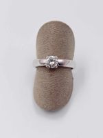 KURZ DIAMANT SOLITÄR RING IN 750 WEISSGOLD