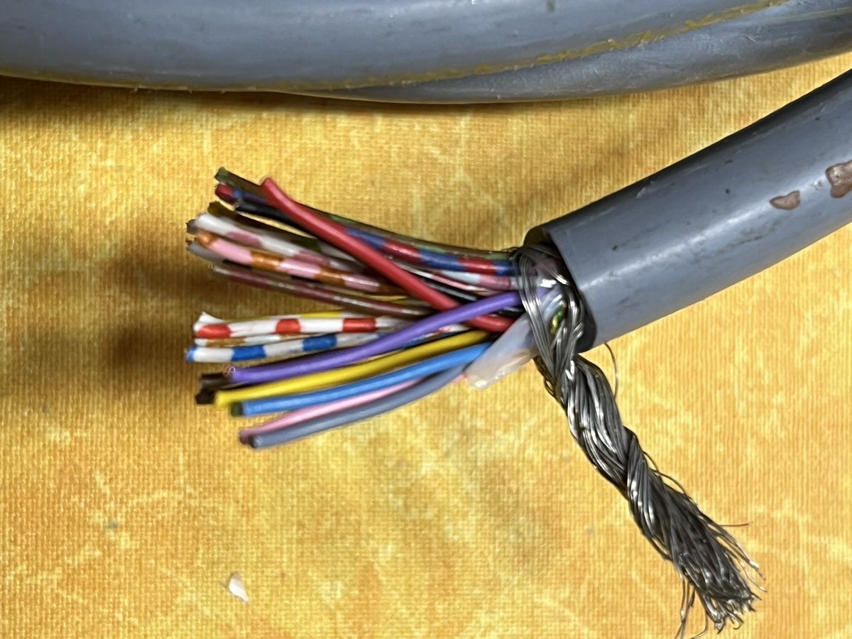 Cavi: 24 adriges, abgeschirmtes Kabel – Usato da winterthur venduto da melifera 1