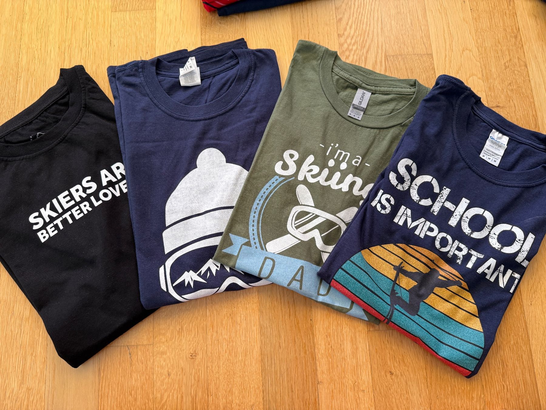 T-shirts: T-Shirt (x4) Ski - Gr. Medium – D'occasion à Baden par polveres