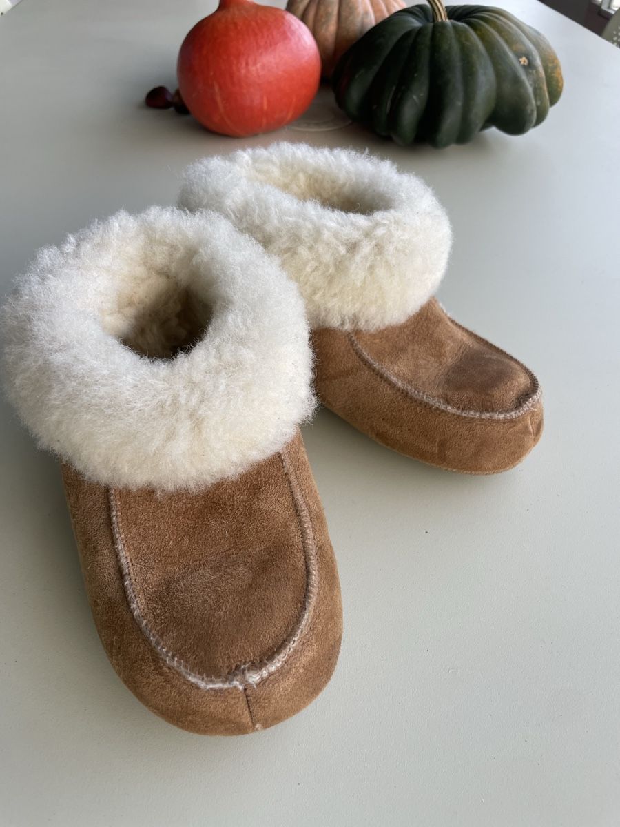 Scarpe per ragazzi: Lammfell-Finkli Gr. 27/28 – Usato da Zürich venduto da Histo_RaHub 3