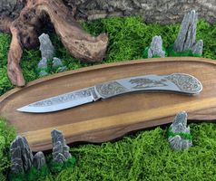 Elegantes Klappmesser mit Ziergravur & Lederscheide