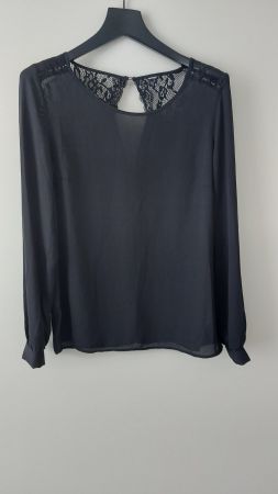 Elegantes Spitzenshirt von Saint Tropez Gr. M