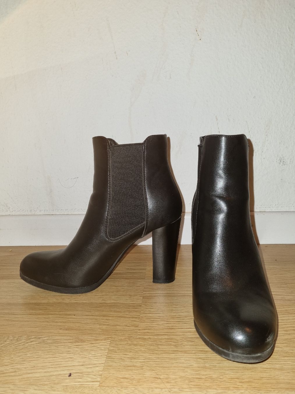 Scarpe da donna: Black heeled ankle boots, size 39, great condition! – Usato da Zürich venduto da aud_f2cx 2