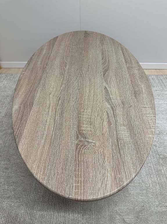 Tables: Ovaler Couchtisch 110 cm in heller Holzoptik – D'occasion à Effretikon par bek_6sgb 1