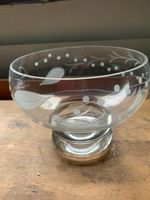 Glasschale mit Gravur, Durchmesser 18 cm, guter Zustand