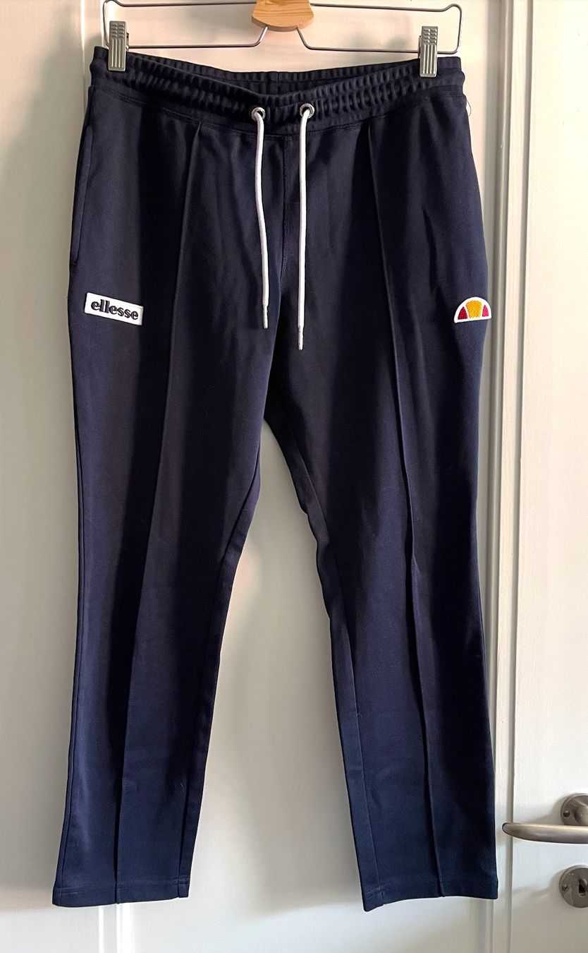 Ellesse Pantaloni: Ellesse sweat pants – Usato da Zürich venduto da aliiix
