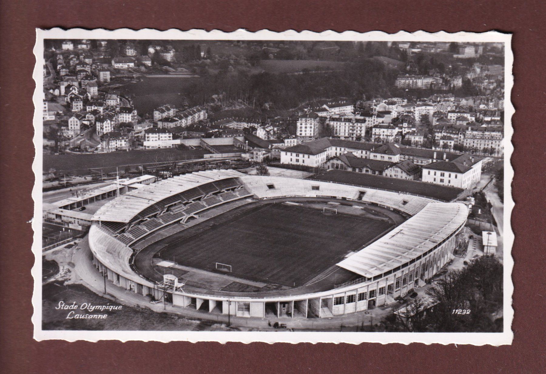 Cartes postales: LAUSANNE - Stade Olympique – D'occasion à Pully par nicecards