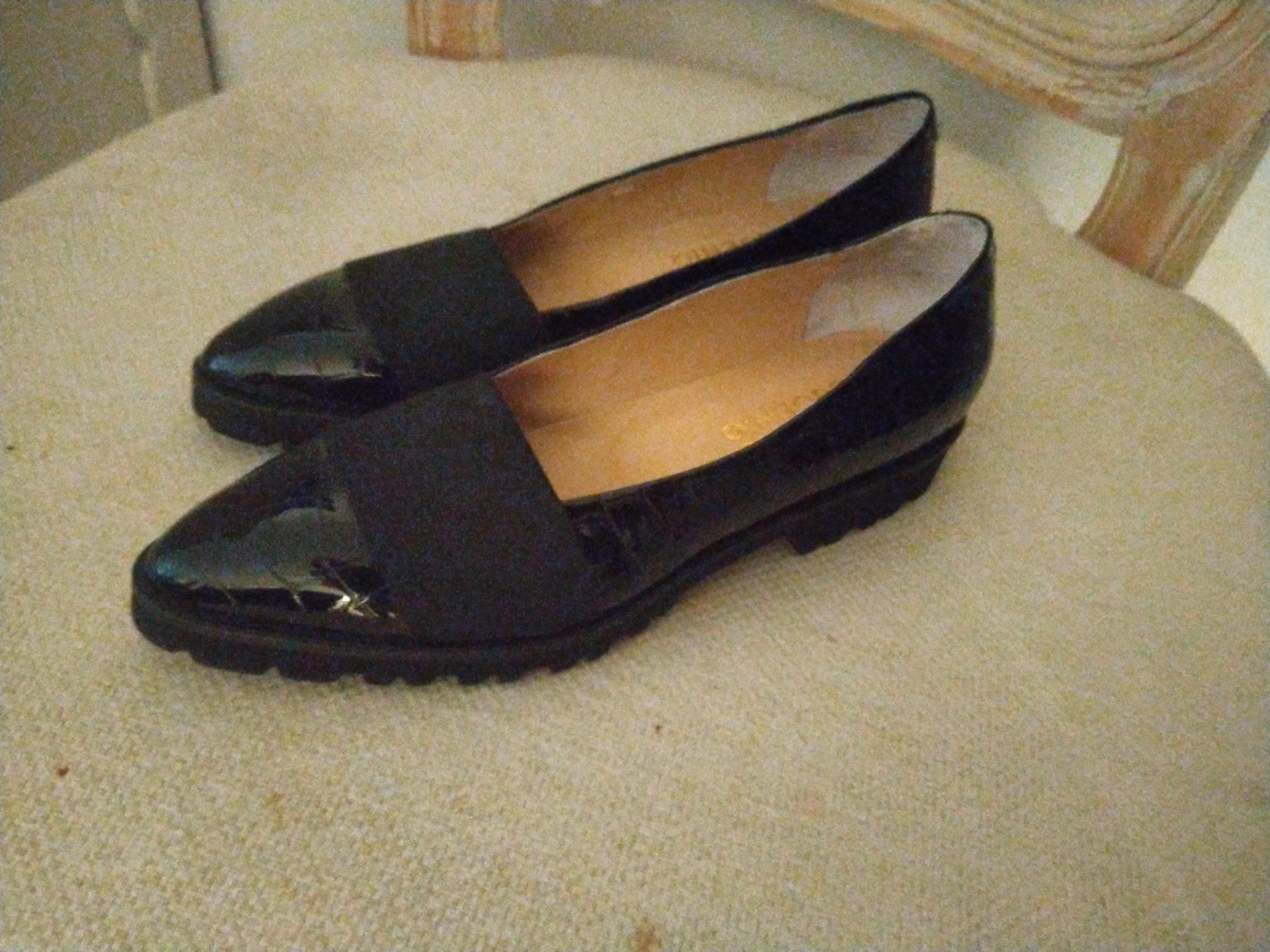 Chaussures femmes: Chaussure ballerine cuir noir 38.5 – D'occasion à Veytaux par Christianelucie 2