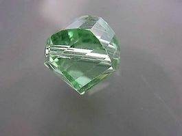 2 Glasperlen facett. grün konisch 12mm