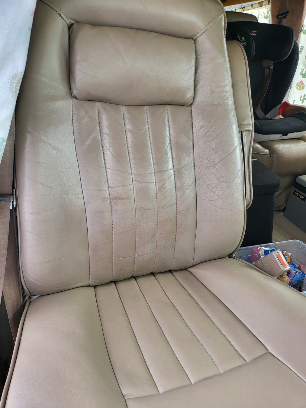 GMC Veicoli da campeggio: GMC Vandura Camper, Cobra – Usato da Basel venduto da Psydi 4