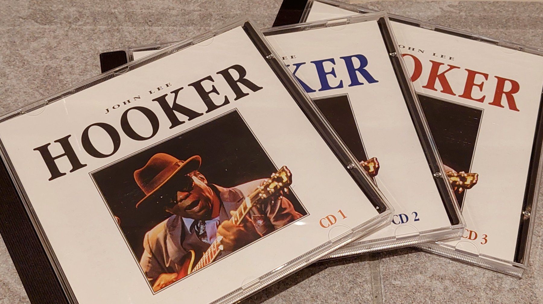 CD: JOHN LEE HOOKER - 3 CD Box – Nuovo e nell'imballaggio originale da Allmendingen b. BE venduto da MMC-MuMeCo 2