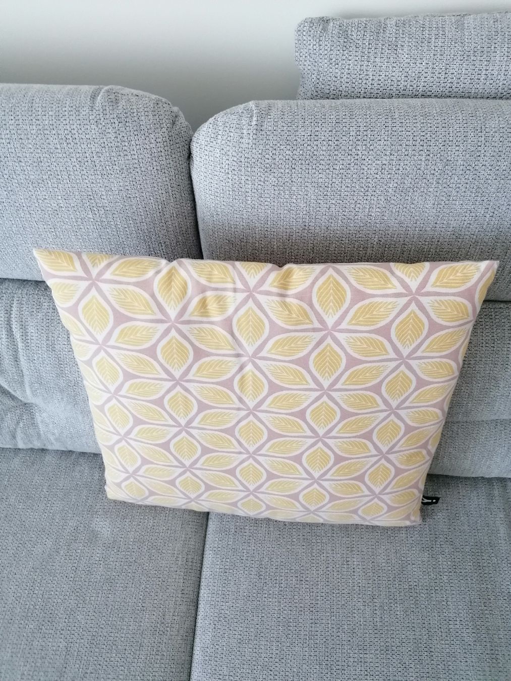 Coussins: Sofa Pillow like new – D'occasion à Zürich par thesuccessnow 2