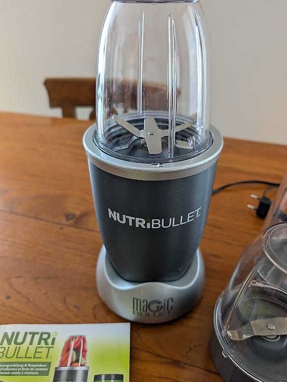 Nutribullet Elettrodomestici da cucina: NutriBullet Mix-System mit 2 Bechern & Zubehör – Usato da Zürich venduto da McFlurry49 1